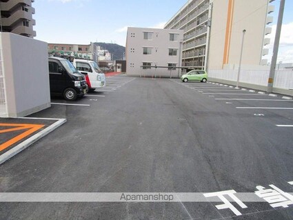 徳島県徳島市万代町５丁目[2LDK/55.55m2]の駐車場2