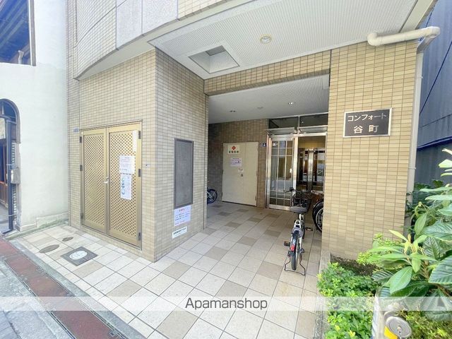 コンフォート谷町の玄関写真