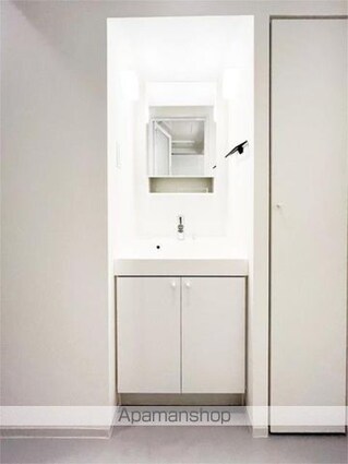 ＺＯＯＭ信濃町[2K/33.9m2]の洗面所