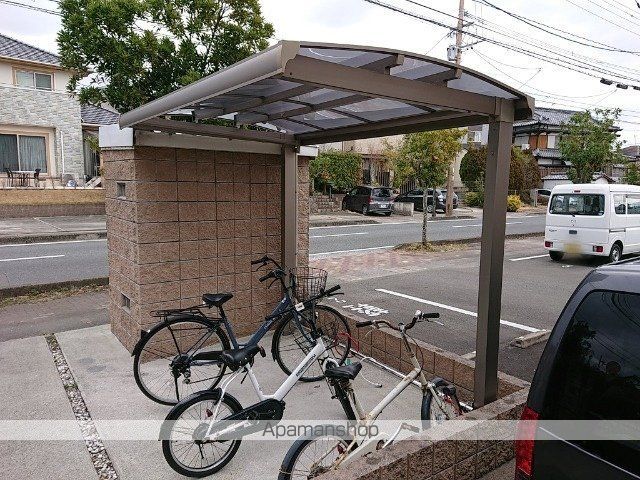 レオネクストハッピークローバーの外観写真