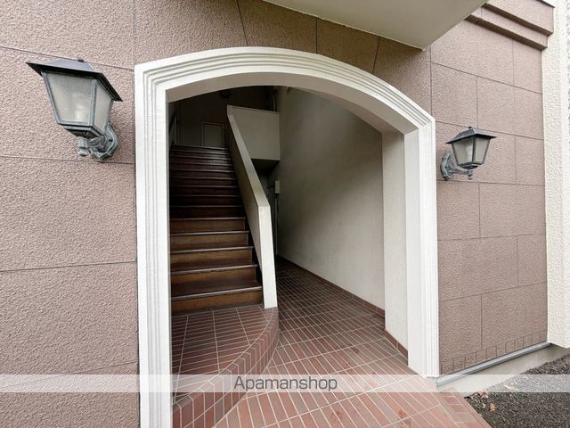 ビラ根岸の玄関写真