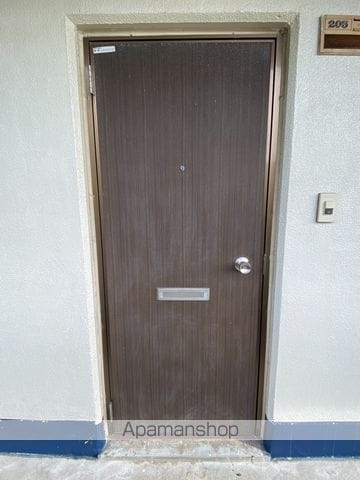 小川マンションの玄関写真