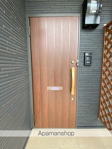 サーレ・WEST IIIの玄関写真