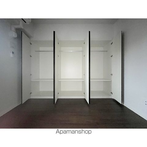 シーズンフラッツ渡辺通の内装写真