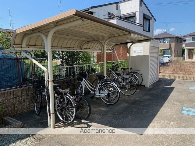 レオパレスタラートの外観写真
