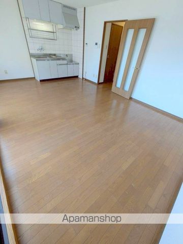 セルリア大橋の内装写真