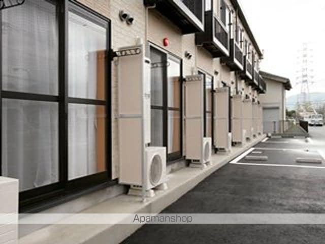 レオパレス上長尾の外観写真
