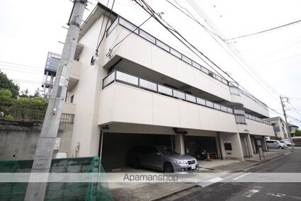 マーベリー石川[3LDK/57.72m2]の駐車場