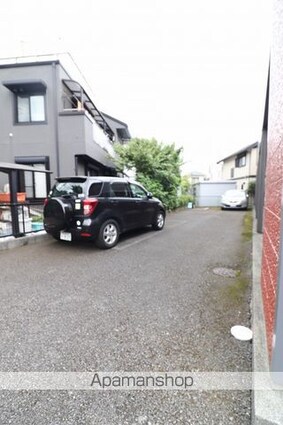 アズール[1K/24.71m2]の駐車場
