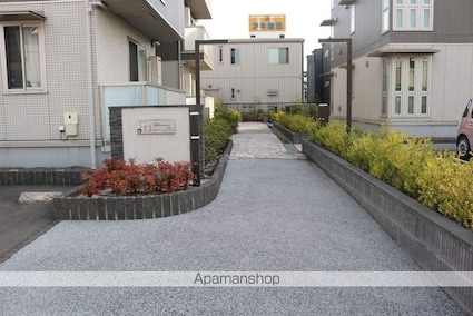 ヴィルヌーヴ　アン[2LDK/63.86m2]のエントランス