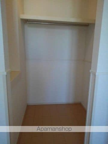 新居浜市 2階建 築13年の内装写真
