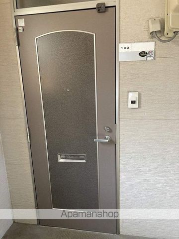 ピジョンAの玄関写真