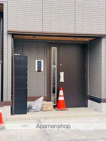 フラクタス東柏ケ谷の玄関写真