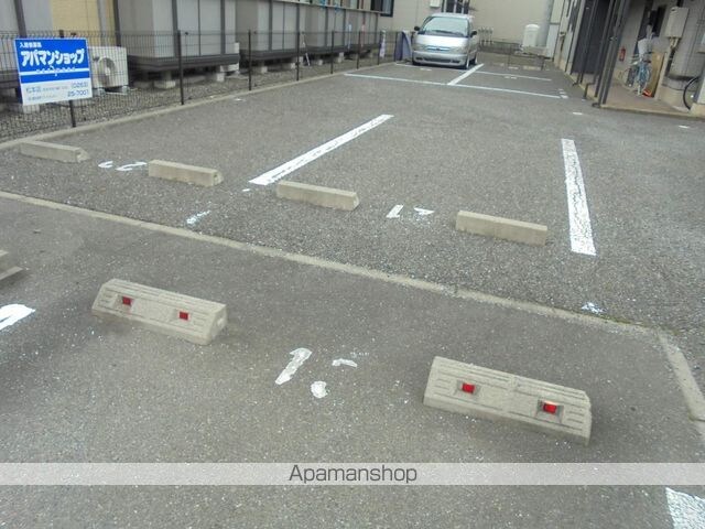 サニーコート井川城Ａ[1K/24.71m2]の駐車場