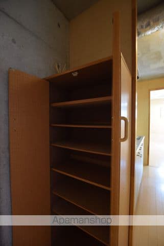 NEEDSの内装写真