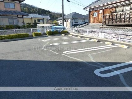 マイルストーンズ[2DK/44.82m2]の駐車場3