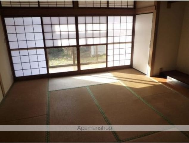 西鉄天神大牟田線 都府楼前駅 徒歩12分 2階建 築60年の内装写真