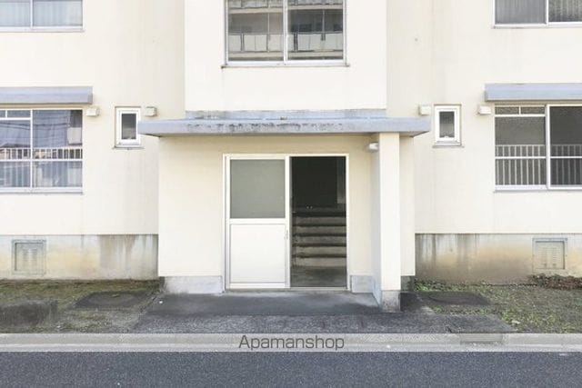 ビレッジハウス婦中1号棟の玄関写真