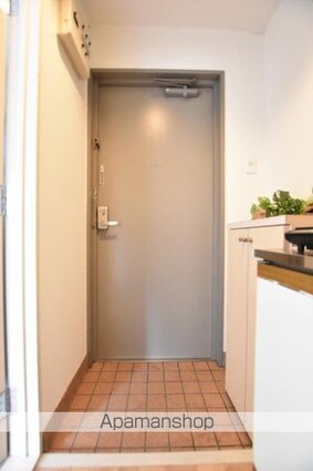 メゾン・ド・パリス[1K/18m2]の玄関