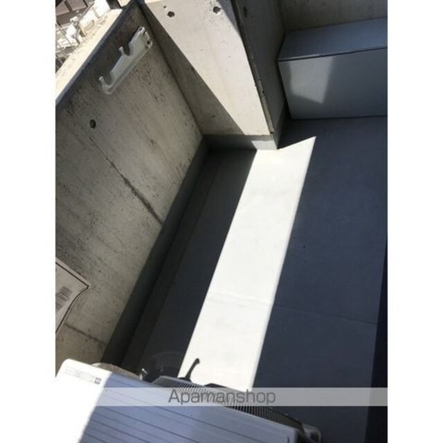 ウッドクレスト砧ＡＢＣ棟[1R/16.74m2]のバルコニー