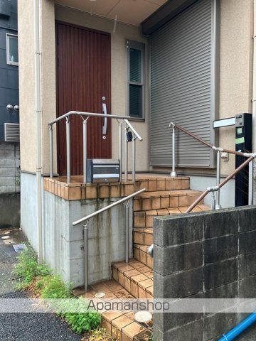 世田谷区 2階建 築19年の玄関写真