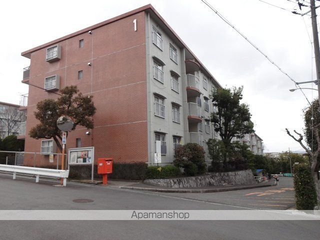 山田池パークハイツ1号棟の外観写真