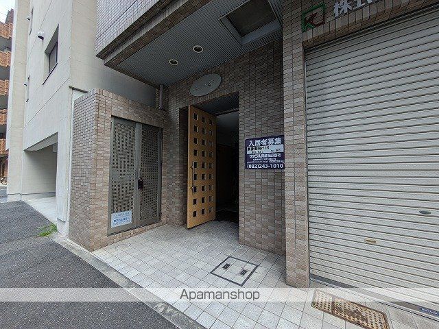 エコービルの玄関写真