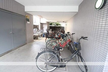 ミール千歳烏山[2DK/46.2m2]の駐車場
