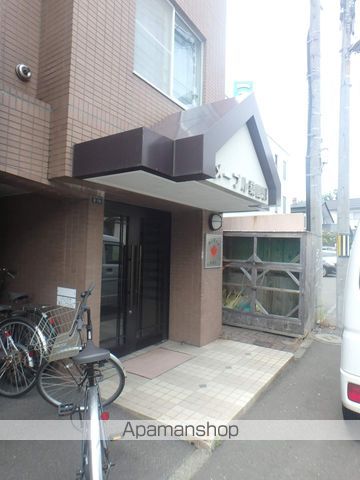 メープル桑園駅の玄関写真