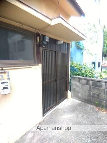 箱作アパートの玄関写真