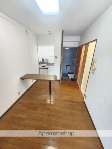 ハイツシャレード西館の内装写真
