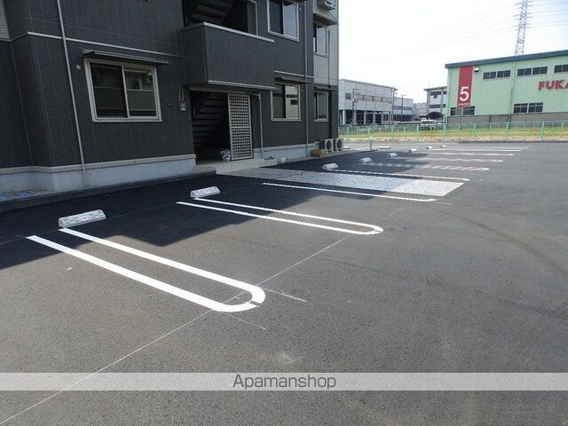 ポートサイドヴィラ　Ⅰ[1K/27.84m2]の駐車場