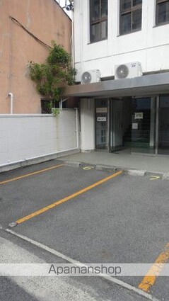 和歌山県和歌山市橋丁[1K/23.39m2]の駐車場1