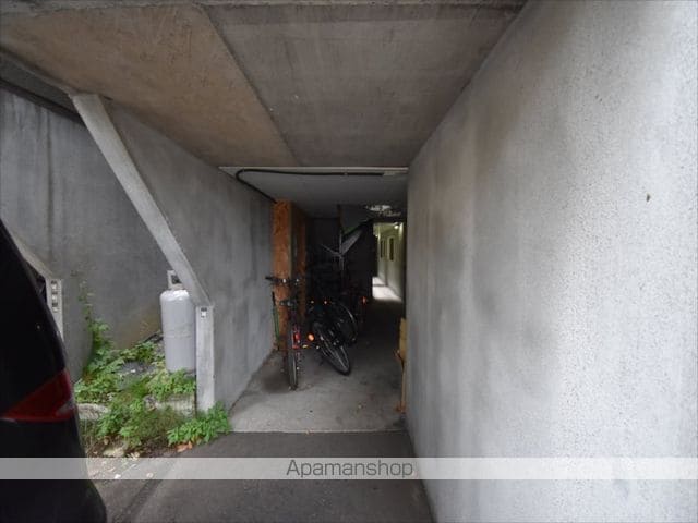 AMS清田2ー1B棟の玄関写真