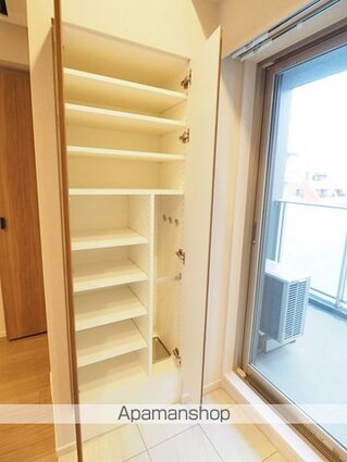 クレヴィアリグゼ日暮里根岸[2LDK/40.68m2]の玄関