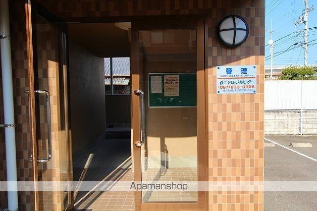 シルク林IIの玄関写真