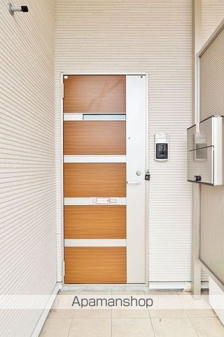 ローズガーデン Aの玄関写真