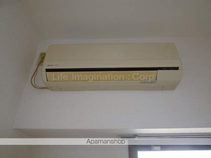 ルミエール吉岡[1K/26.4m2]の玄関