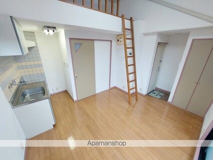 Ｅ’ｓ　ＦＬＡＴＳ[1R/18.62m2]のリビング・居間