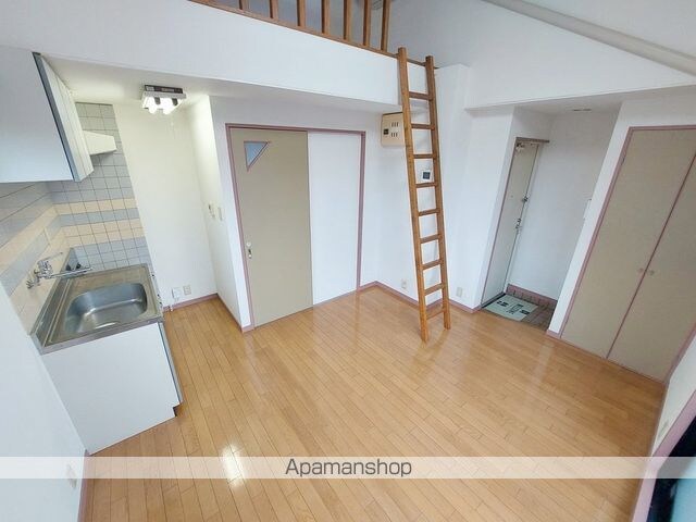 Ｅ’ｓ　ＦＬＡＴＳ[1R/18.62m2]のリビング・居間