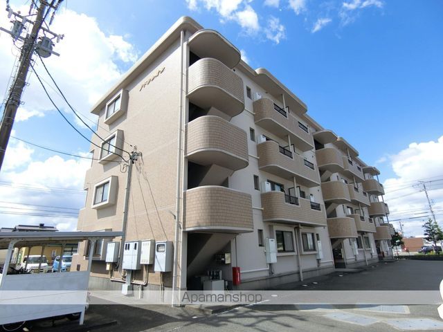 アドラシオンの外観写真