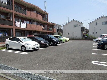 ｆｏｒｅｓｔａ（フォレスタ）[2LDK/56.57m2]の駐車場