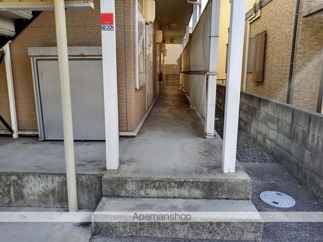 レオパレスエヌエヌの玄関写真