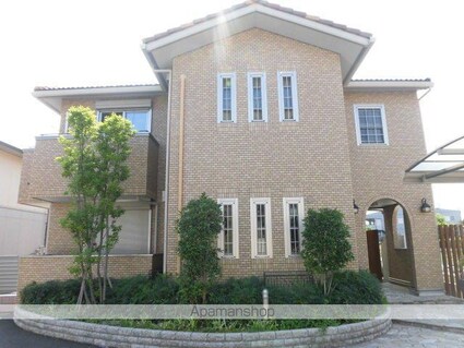 東京都武蔵村山市榎２丁目[2LDK/61.27m2]の共用部3