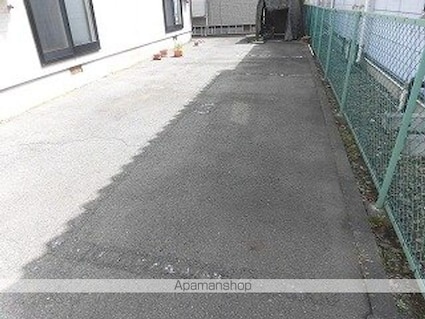 タウンハウスＦＵＪＩ[3DK/58.38m2]の駐車場