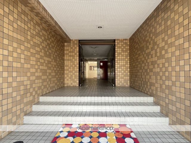 ヒルズ平和が丘の玄関写真