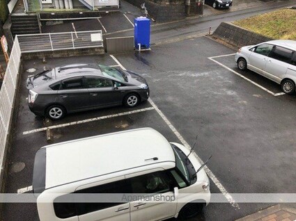 レオパレスアクテイー泉[1K/22.35m2]の駐車場1