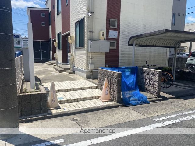 レオネクスト向島の玄関写真