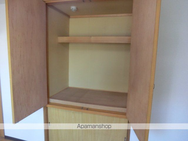 第8誉ハイツAの内装写真