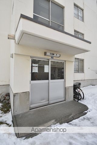ビレッジハウス琴似第二5号棟の玄関写真